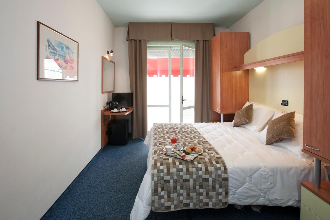 Hotel Derby S ليدو دي يسولو المظهر الخارجي الصورة