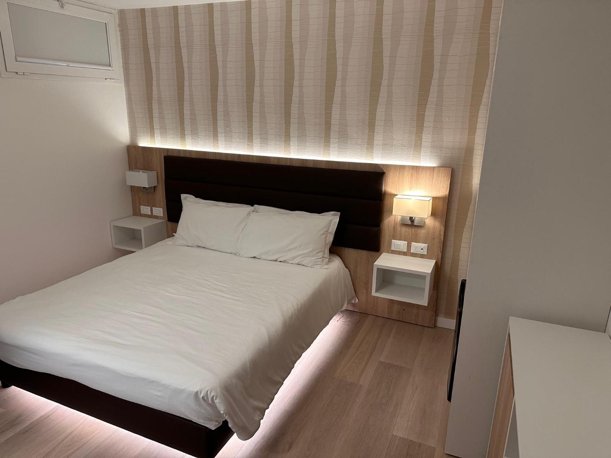 Hotel Derby S ليدو دي يسولو المظهر الخارجي الصورة