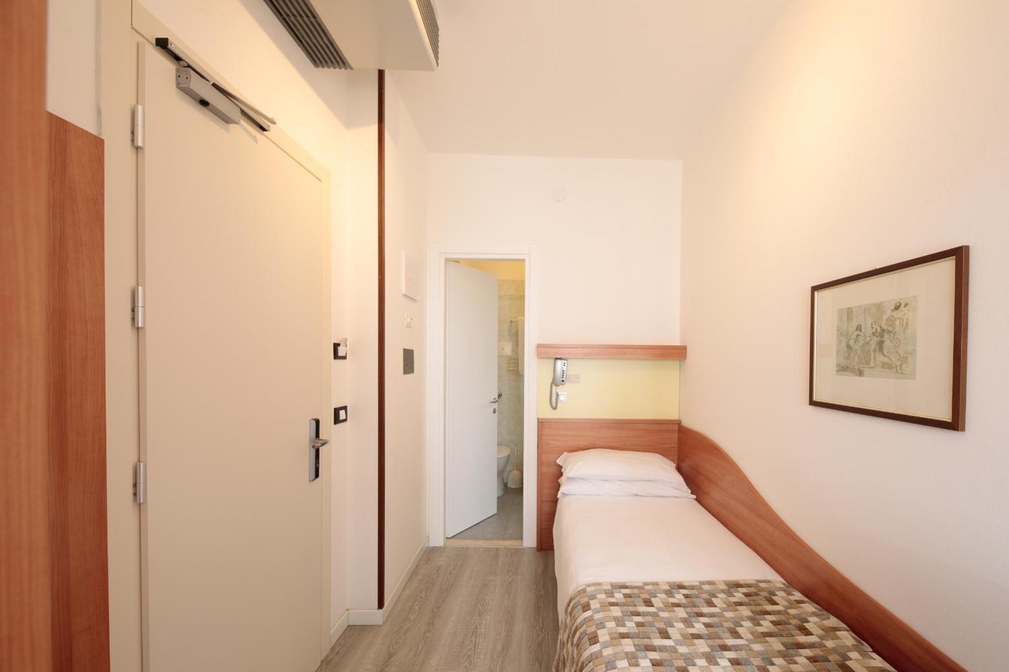Hotel Derby S ليدو دي يسولو المظهر الخارجي الصورة