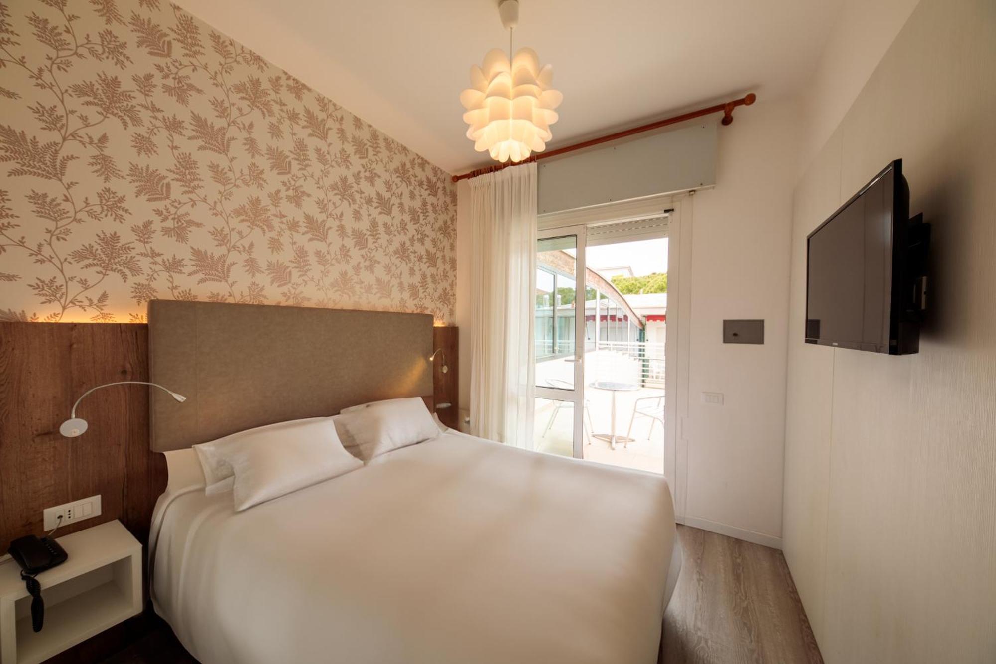 Hotel Derby S ليدو دي يسولو المظهر الخارجي الصورة