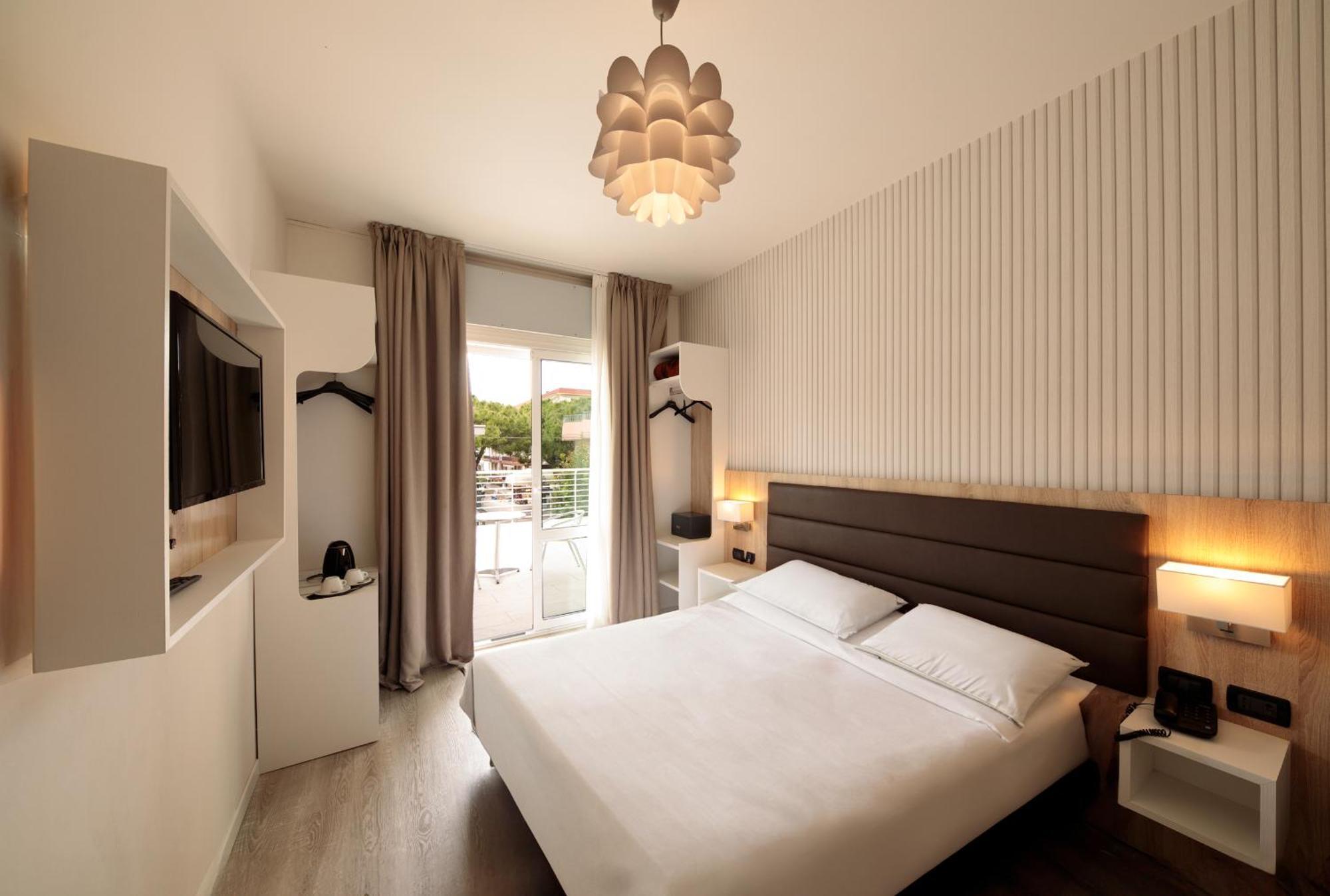 Hotel Derby S ليدو دي يسولو المظهر الخارجي الصورة