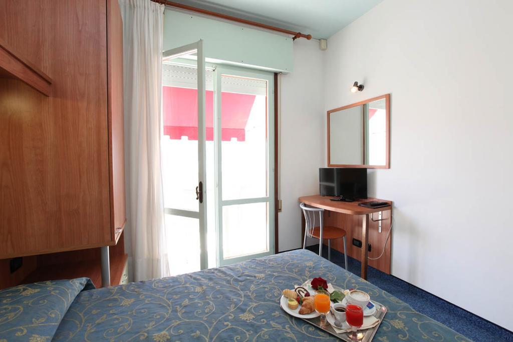 Hotel Derby S ليدو دي يسولو المظهر الخارجي الصورة