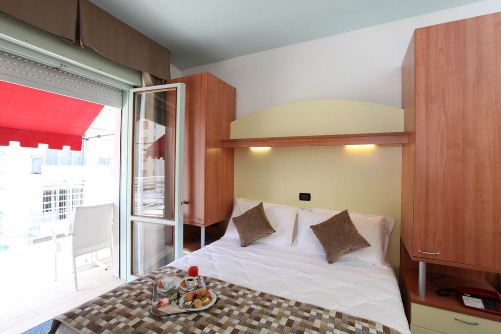 Hotel Derby S ليدو دي يسولو المظهر الخارجي الصورة