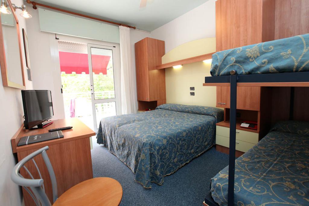 Hotel Derby S ليدو دي يسولو المظهر الخارجي الصورة